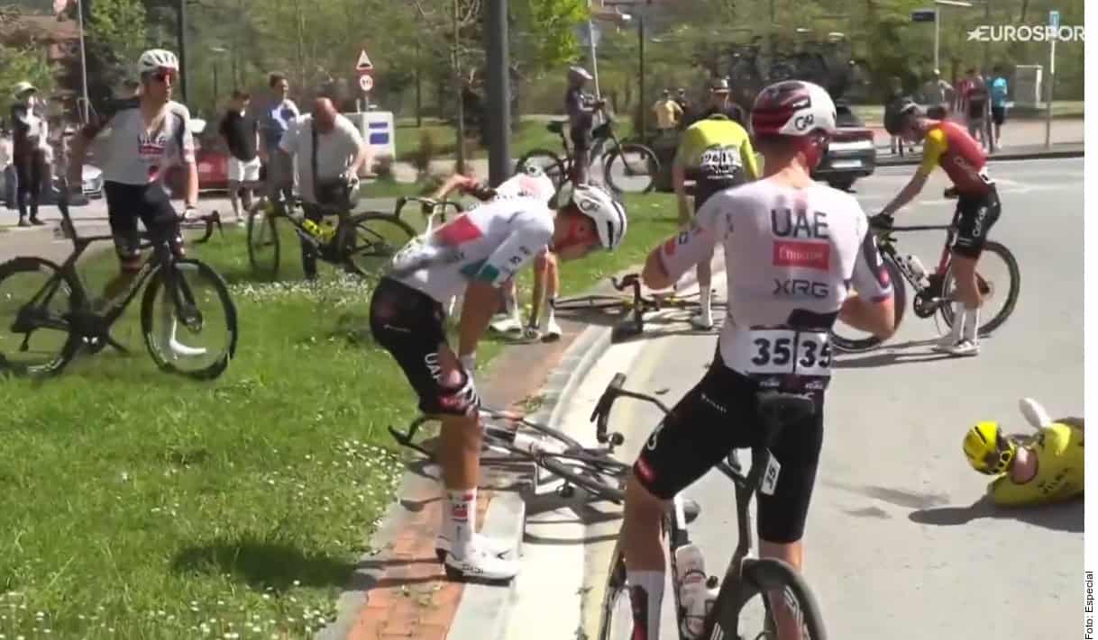 Isaac del Toro abandona la Itzulia Basque Country tras fuerte ca&iacute;da