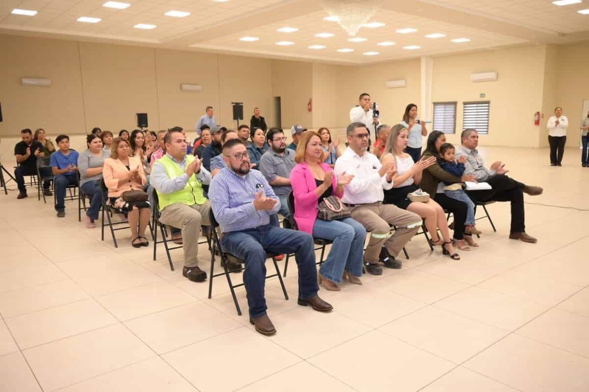 Entregan escrituras a 30 familias de la colonia San Agust&iacute;n en Nava