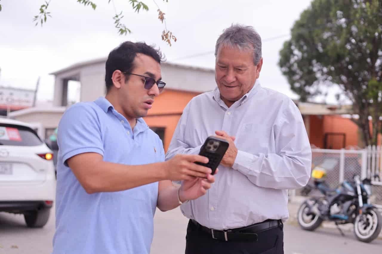 &Oacute;scar R&iacute;os lidera limpieza y bacheo en Nueva Rosita