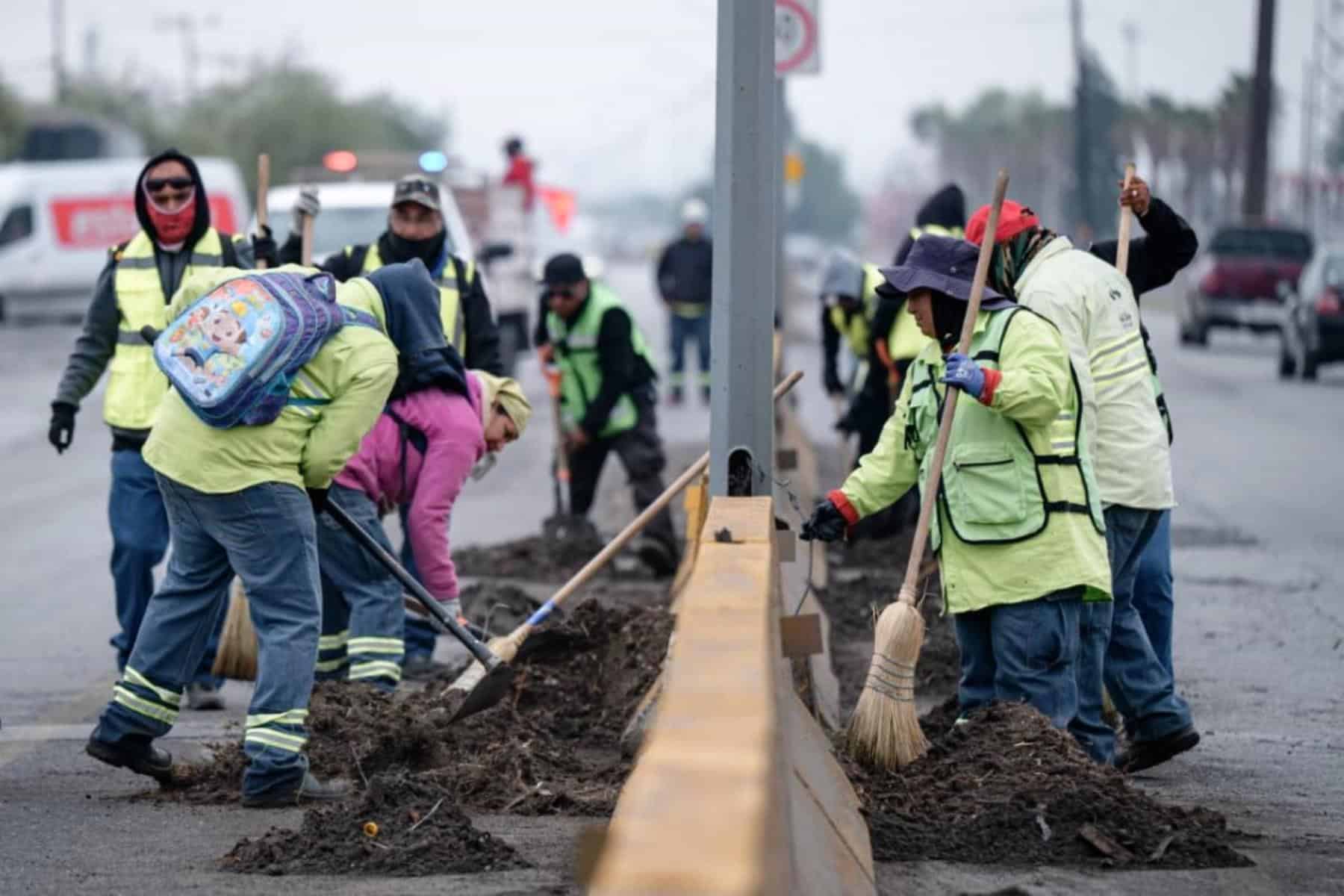 Alcalde Javier D&iacute;az Gonz&aacute;lez supervisa programa Aqu&iacute; Andamos en Saltillo
