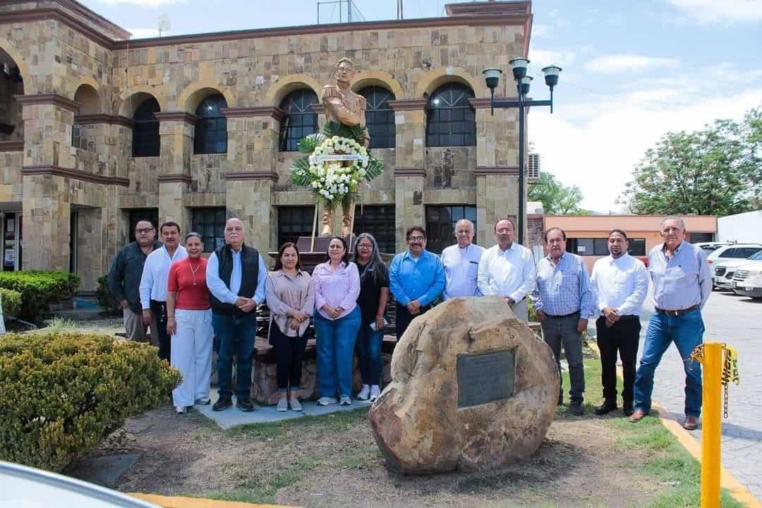 Gobierno Municipal rinde homenaje a Melchor M&uacute;zquiz en su natalicio