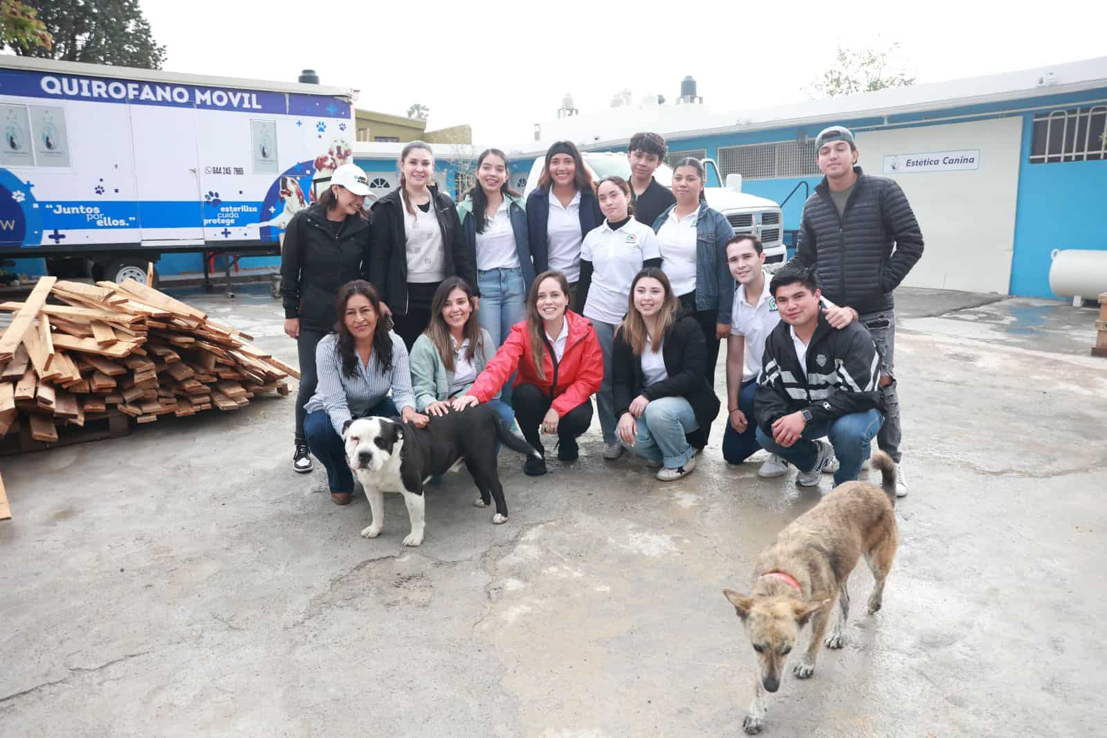Marimar Arroyo apoya a Dignidad Animal en Saltillo con donaciones