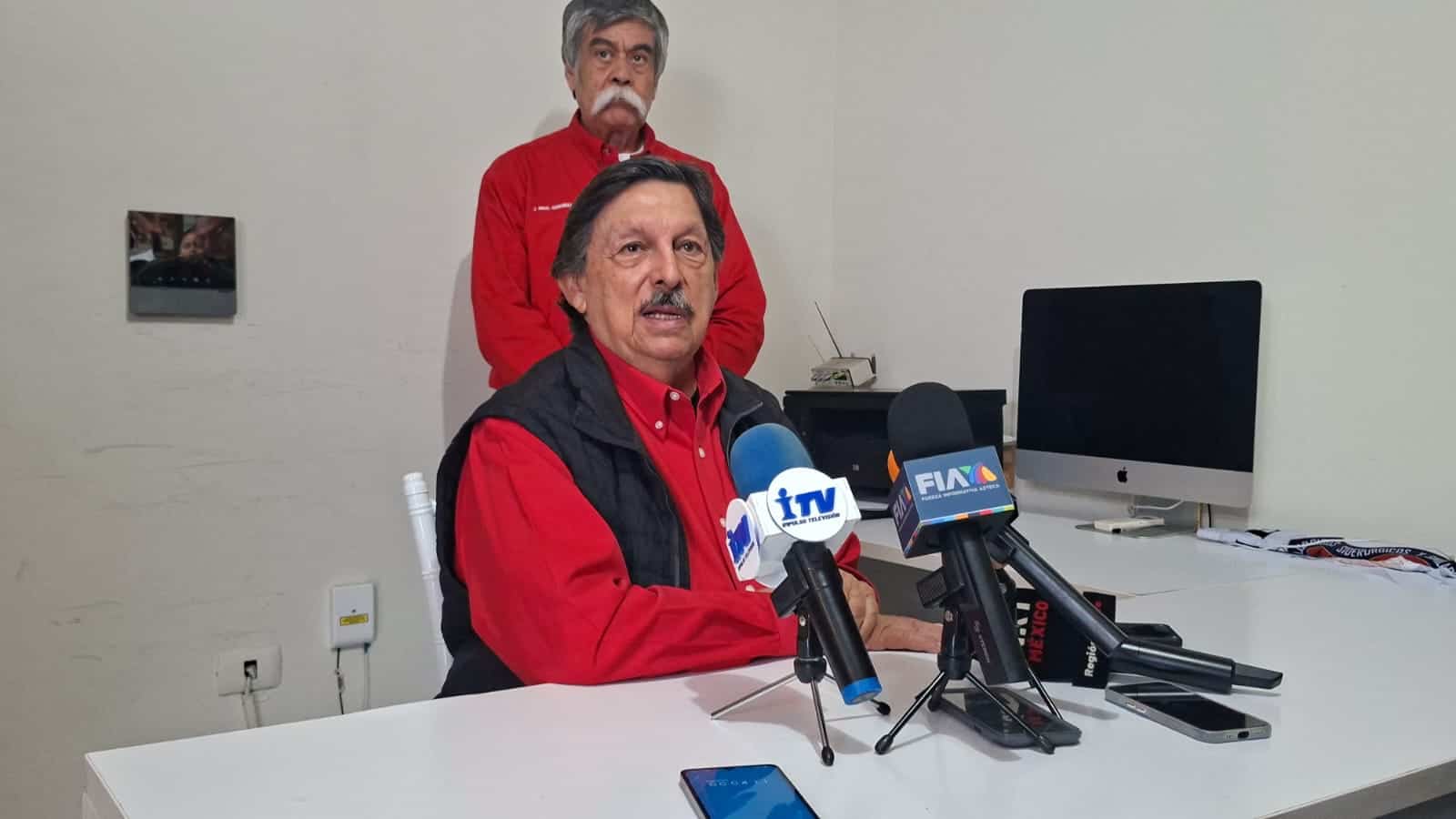 Napole&oacute;n G&oacute;mez Urrutia advierte sobre crisis en AHMSA