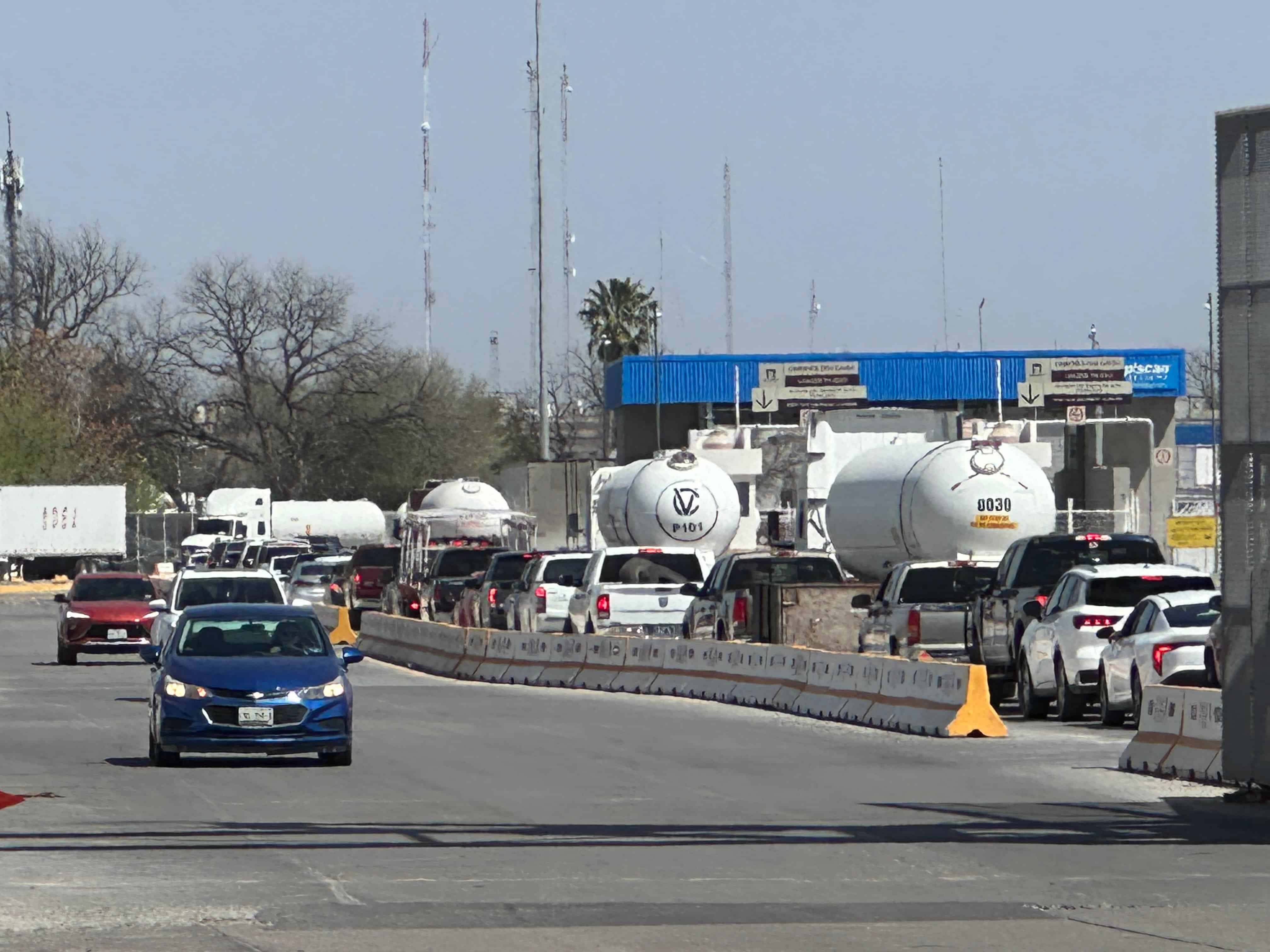 Empresas migran a Acu&ntilde;a: Caen hasta 30% cruces de carga en Piedras Negras