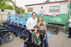 Supera Memo Ruiz 550 apoyos ortopédicos entregados