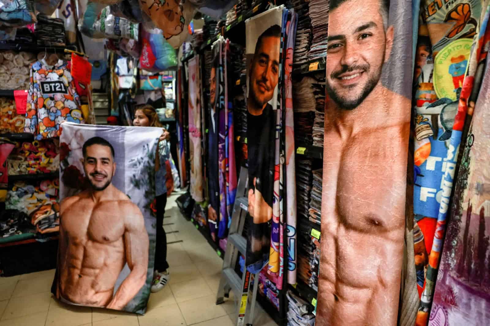 De jefe de seguridad a fen&oacute;meno viral: el inc&oacute;modo "sex symbol" llamado Harfuch