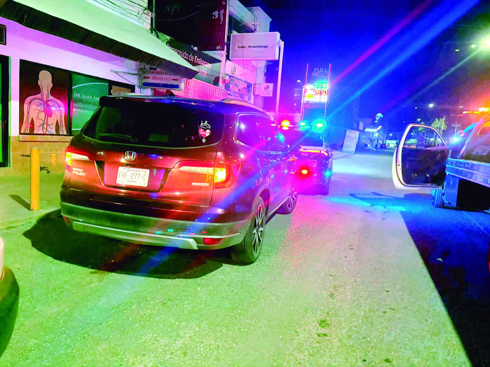 Se estrellan camionetas