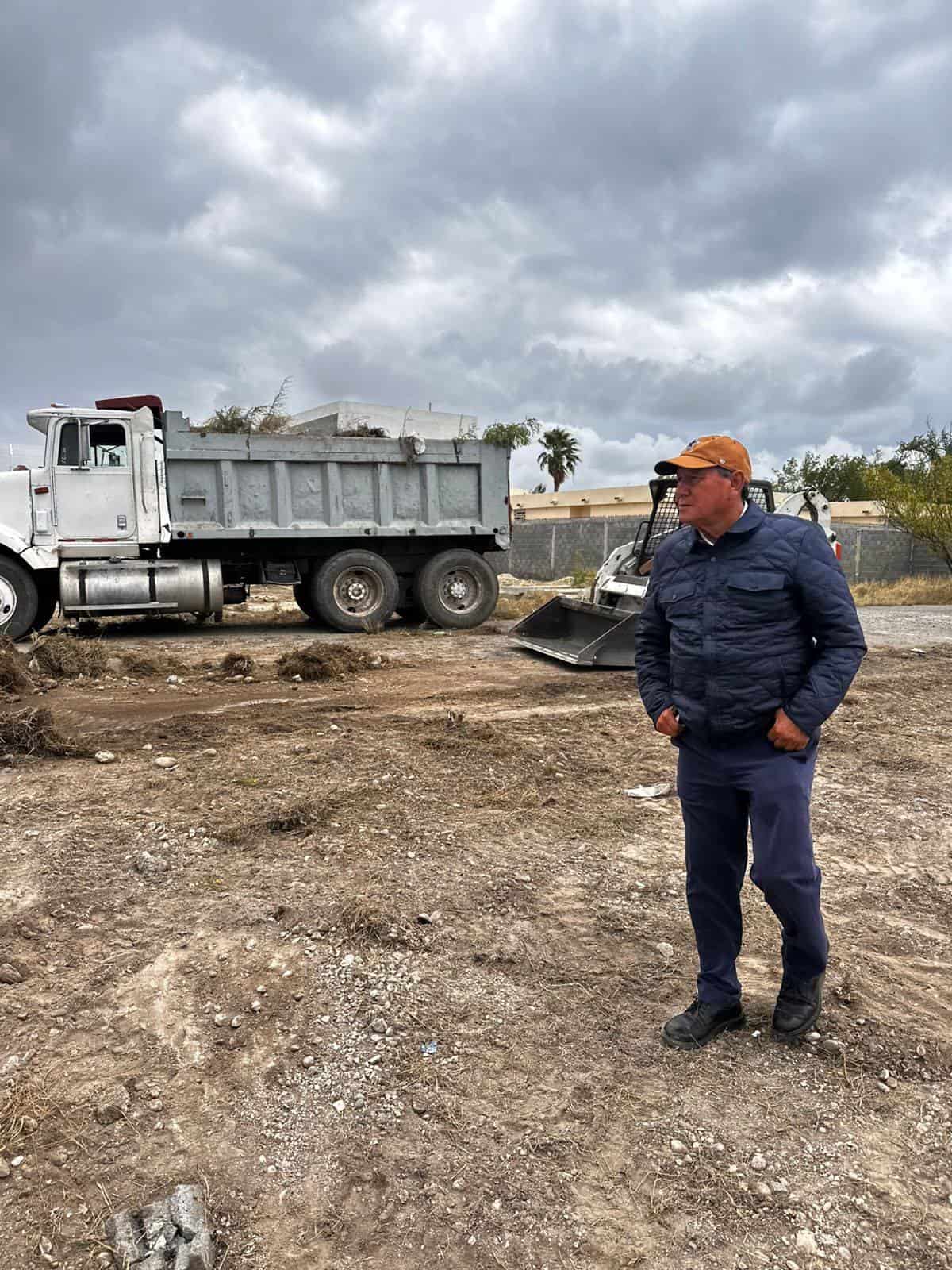 Supervisa limpieza &Oacute;scar R&iacute;os