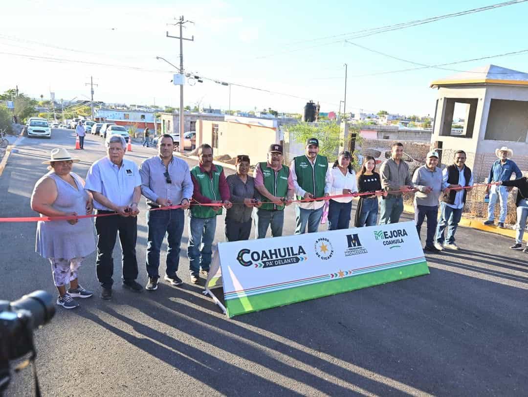 Entrega Carlos obras por m&aacute;s de 16 mdp