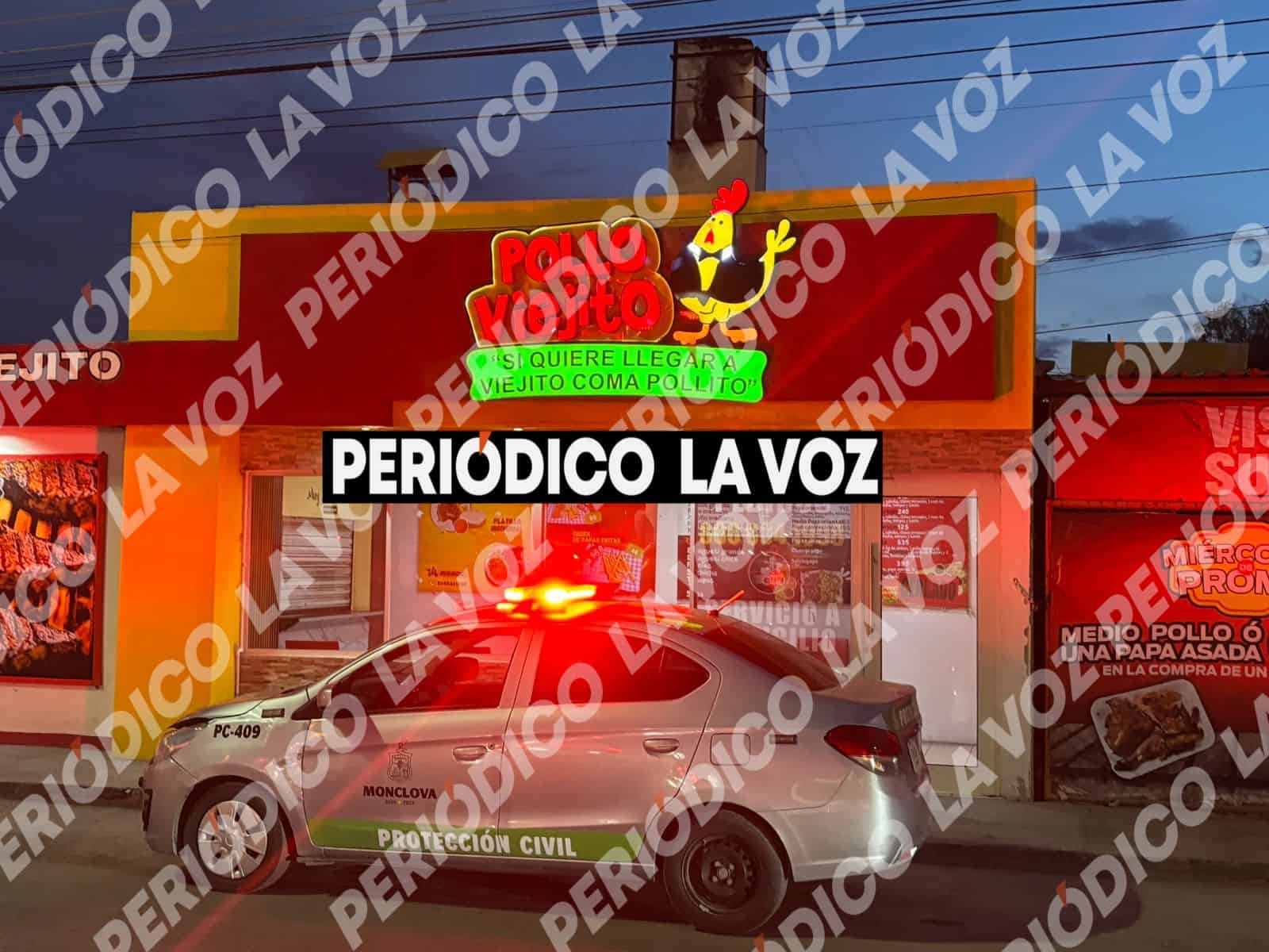 Cuerpos de emergencia controlan incendio en Pollo Viejito, sin lesionados