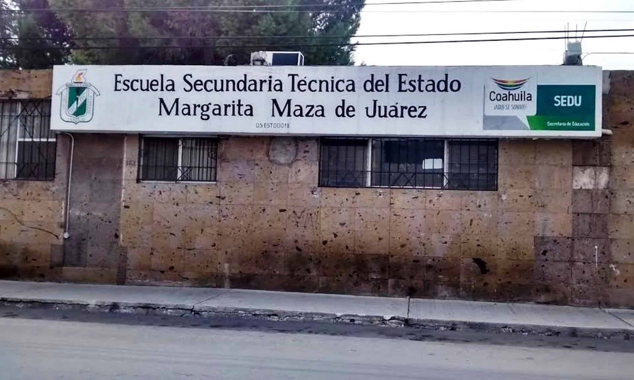 Escuela Secundaria Margarita Maza de Ju&aacute;rez env&iacute;a estudiantes a casa: Fumigaci&oacute;n