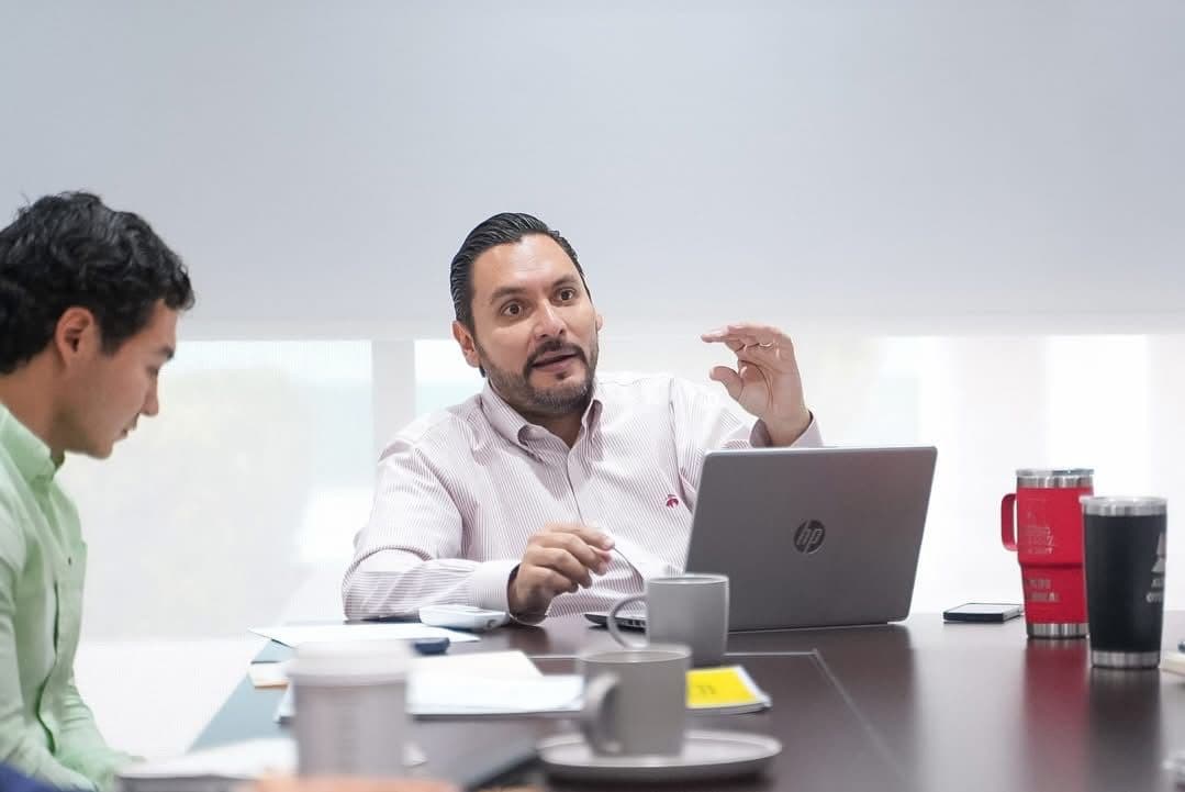 Carlos Villarreal se re&uacute;ne con universidades para impulsar oportunidades en Monclova