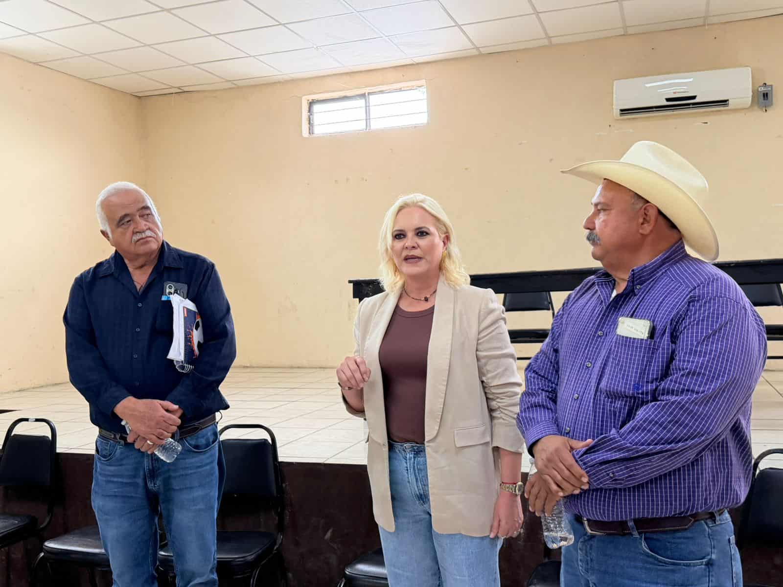 Manolo Jim&eacute;nez garantiza agua potable para El Alto en La Cuchilla