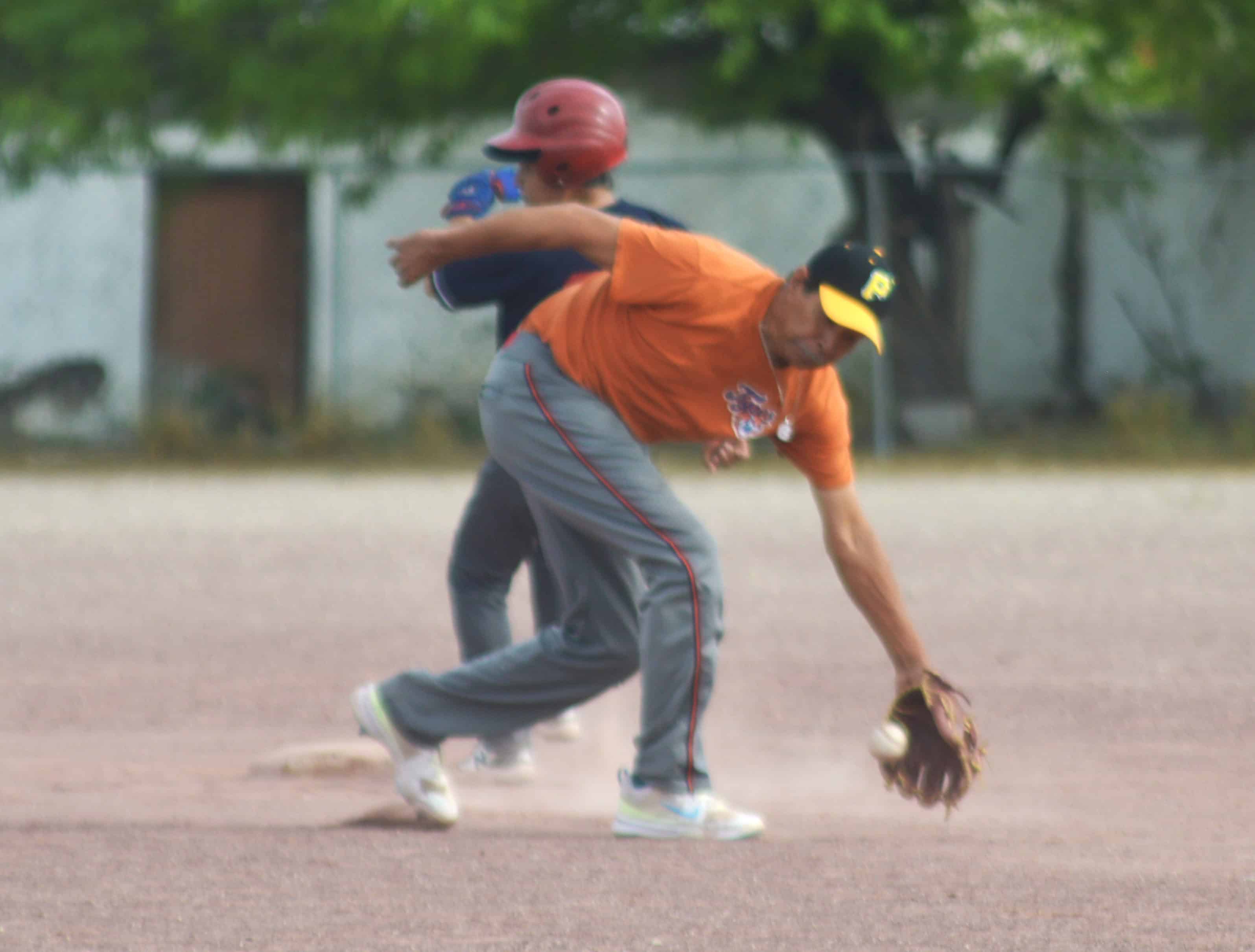 Tigres aplastan a Tecolotes 14-4 en Casta&ntilde;os