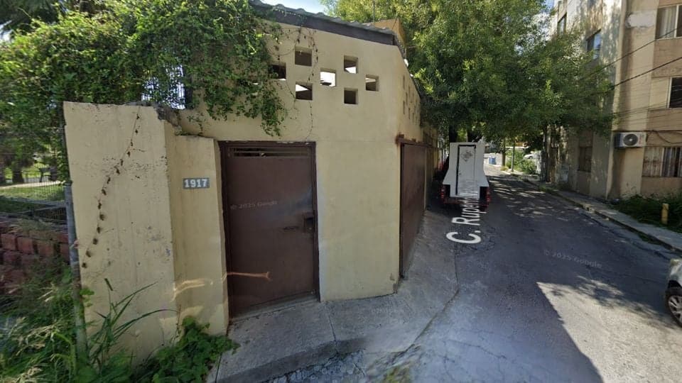 Alarma en Monterrey: vecinos reportan camioneta abandonada que emite radiaci&oacute;n