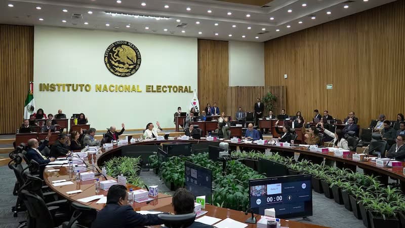 Conflicto de inter&eacute;s en el INE: Bernardo Valle y su exasesor en el comit&eacute; evaluador