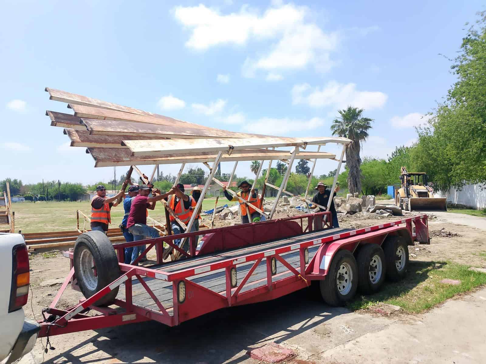 Derriban Estadio "Chuy Moreno"