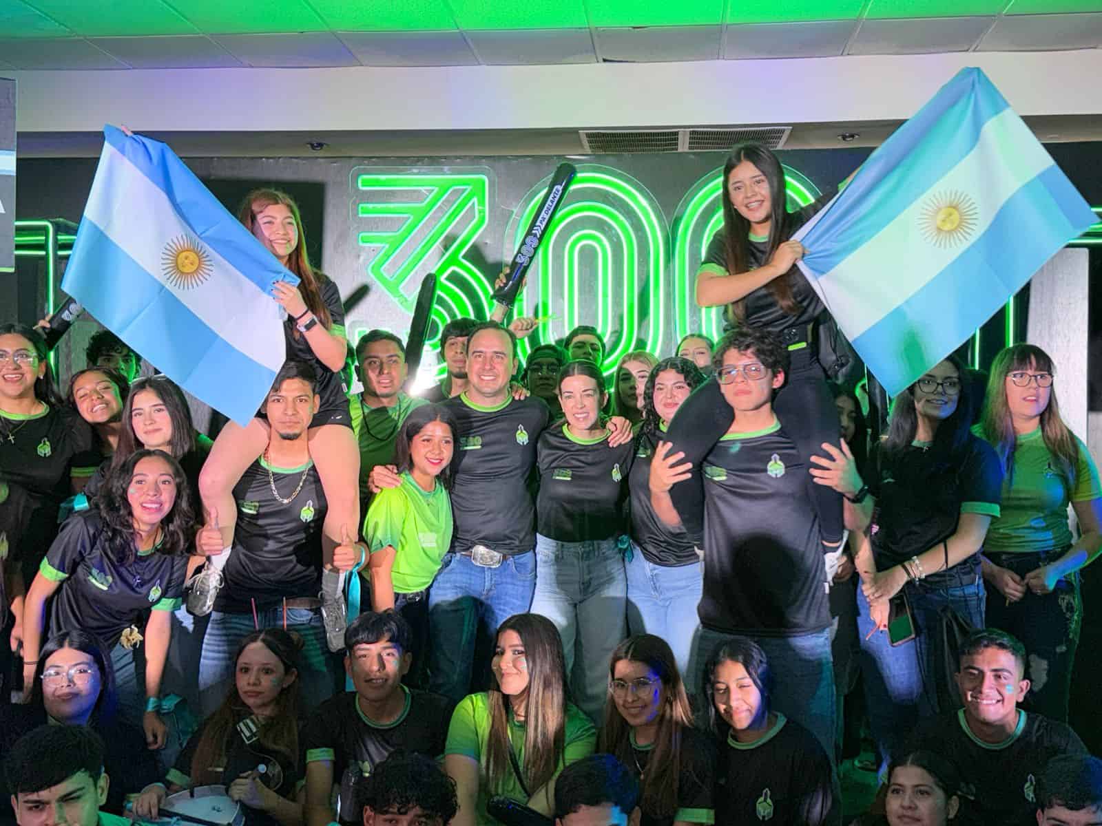 En M&uacute;zquiz cierra con Broche de Oro congreso 300 Pa&acute; Delante