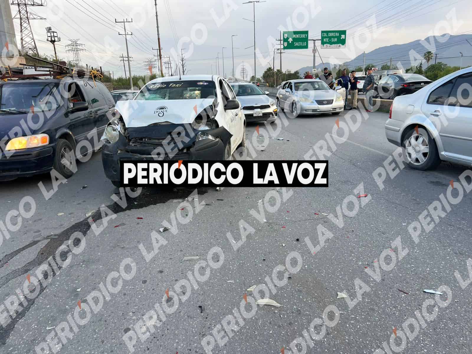 Cuatro lesionados tras choque m&uacute;ltiple en Monclova