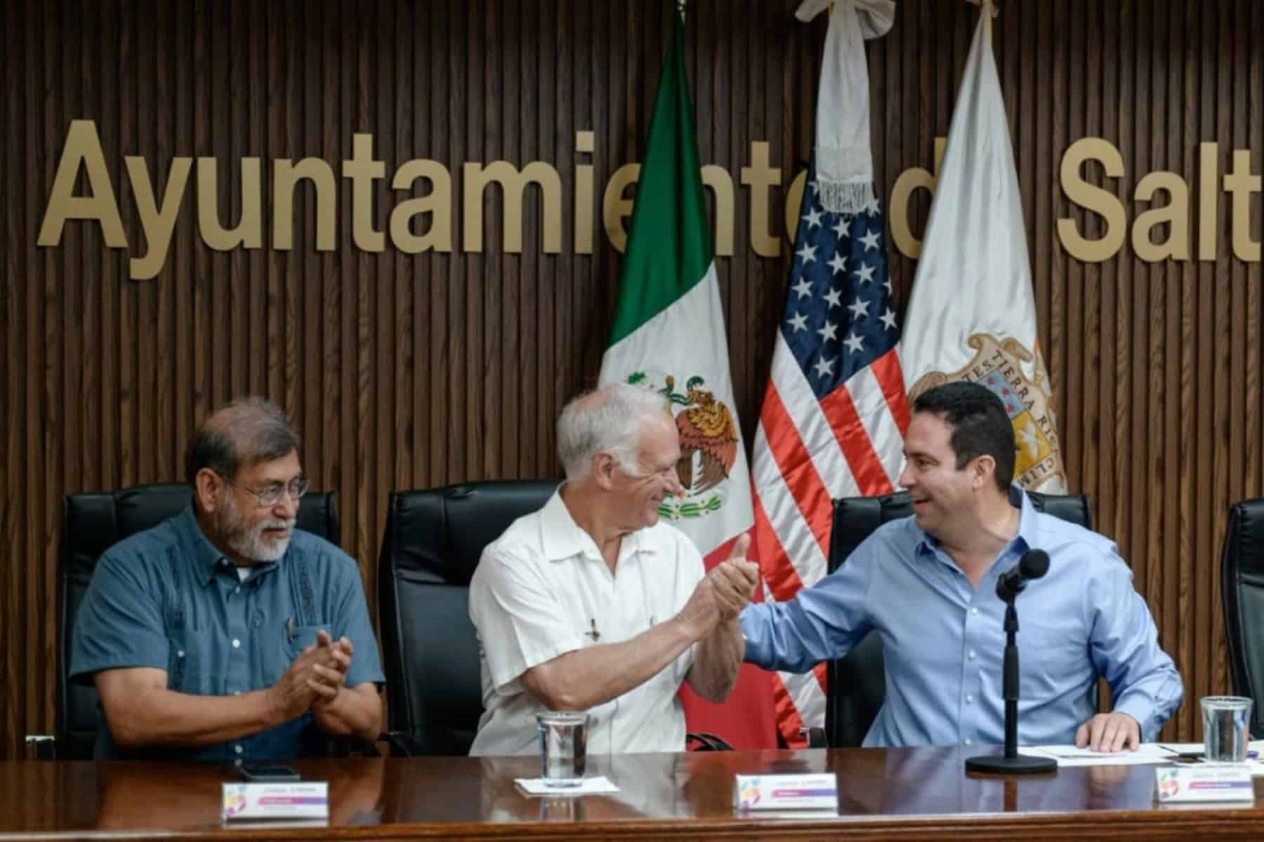 Alcalde Javier D&iacute;az y Mayor Austin acuerdan fortalecer lazos en Saltillo