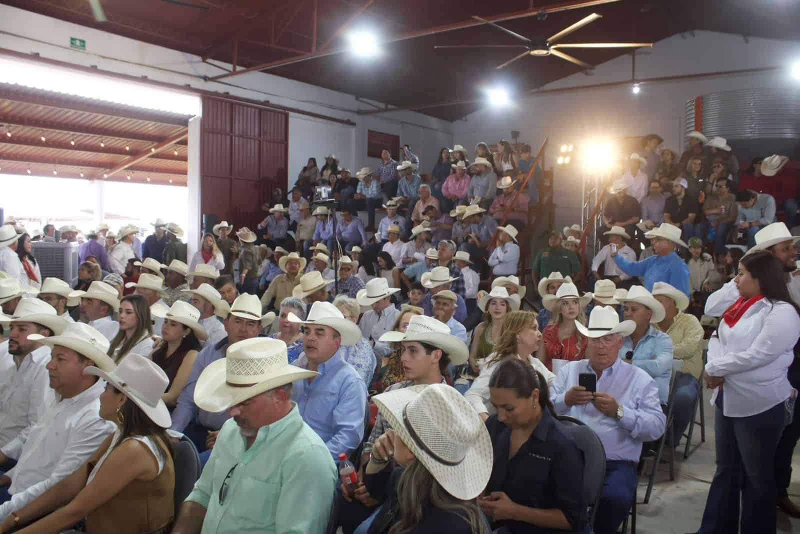 Se realiza premiaci&oacute;n del Novillo Gordo en la Expoasis Ganadera M&uacute;zquiz 2026