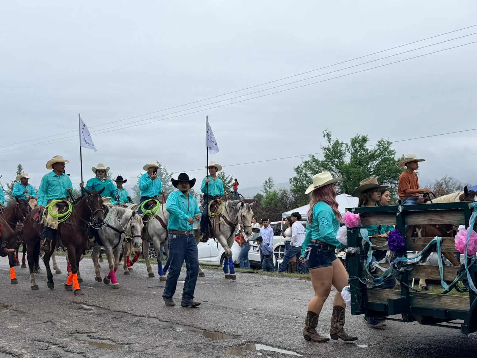 Cabalgata M&uacute;zquiz 2026 concluye con saldo blanco pese a lluvias