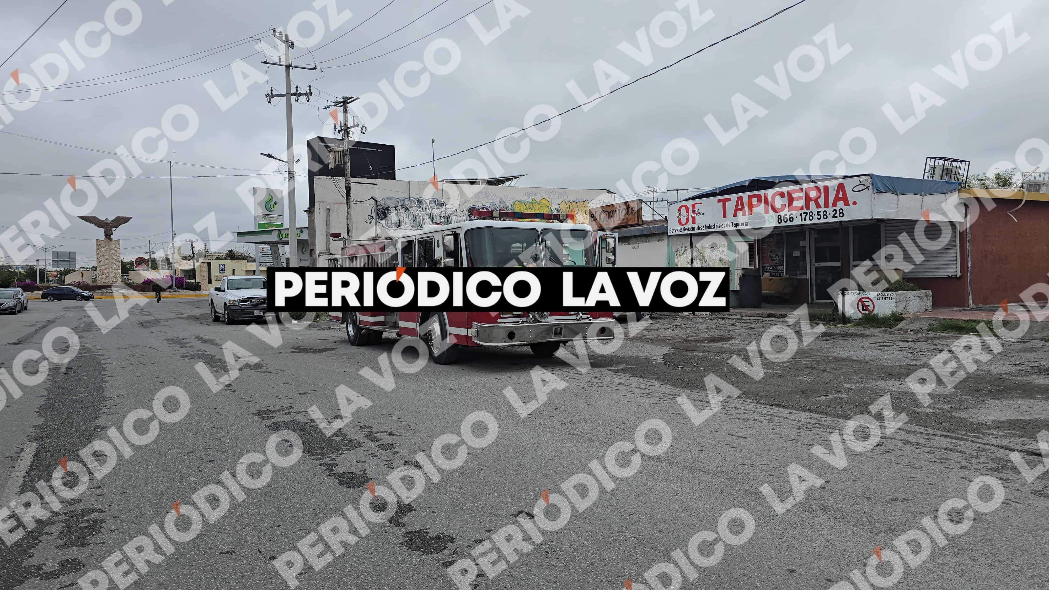 Bomberos controlan incendio en local abandonado de Monclova