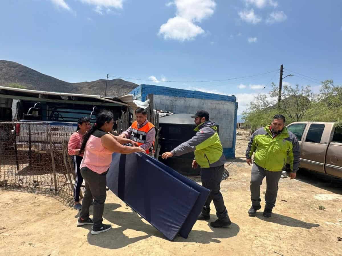 Ayuntamiento de Saltillo apoya rehabilitaci&oacute;n de viviendas en El Jazminal