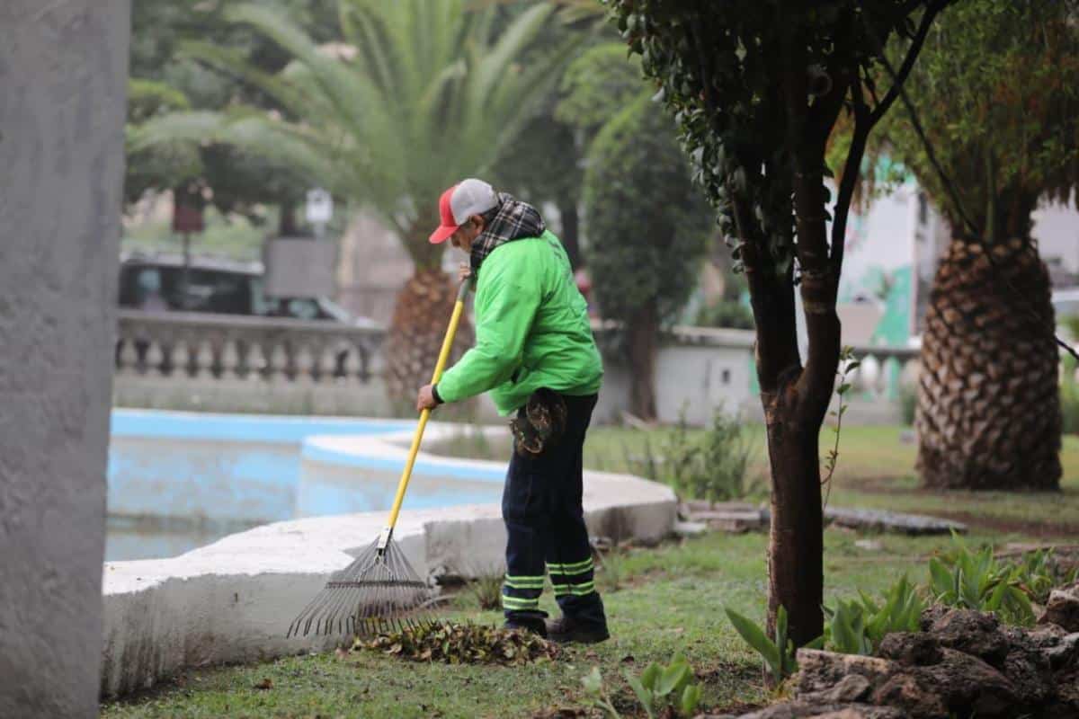 Javier D&iacute;az Gonz&aacute;lez lidera jornada de limpieza en colonia Morelos de Saltillo