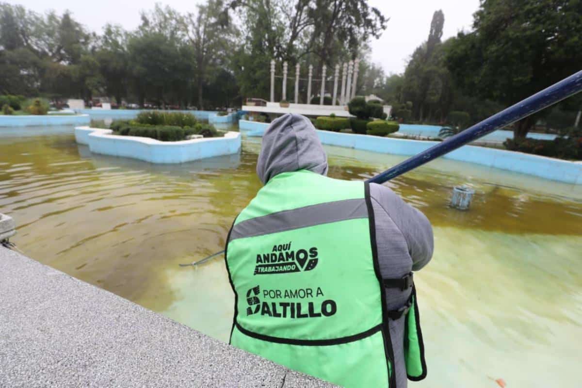 Javier D&iacute;az Gonz&aacute;lez lidera jornada de limpieza en colonia Morelos de Saltillo