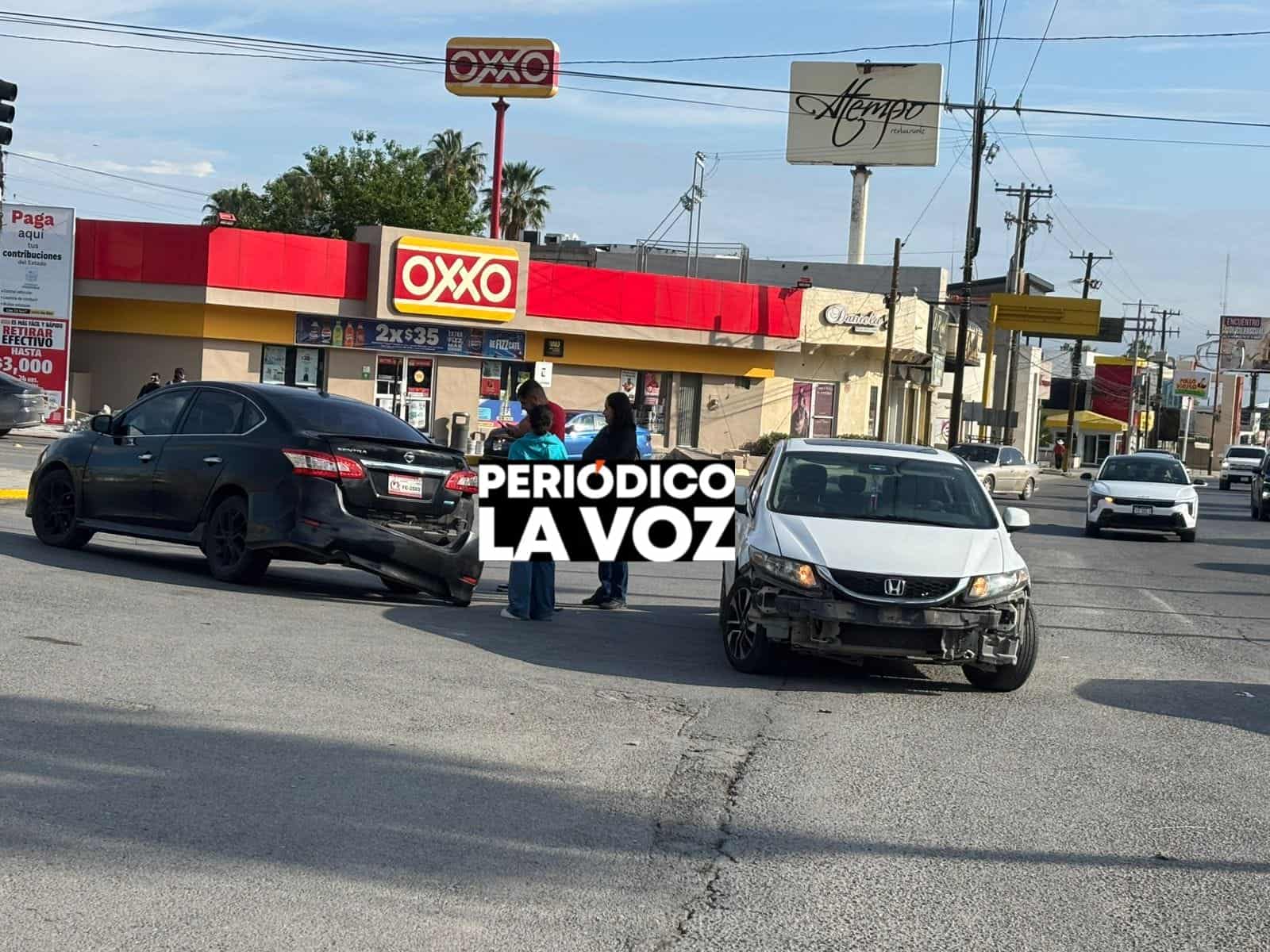 Protagonizan damitas fuerte choque en el Pape