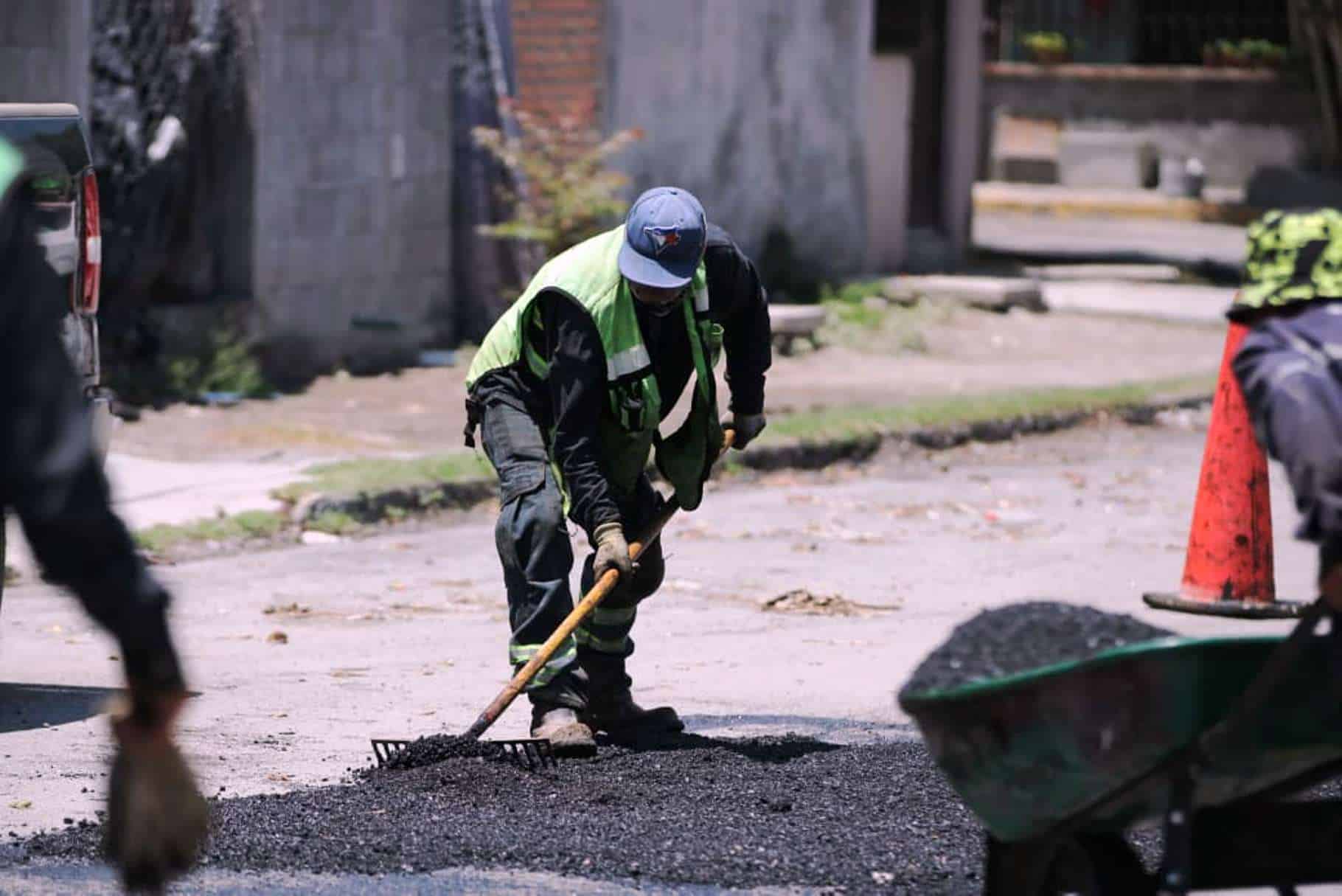 Javier D&iacute;az Gonz&aacute;lez impulsa rehabilitaci&oacute;n de pavimento asf&aacute;ltico en Saltillo