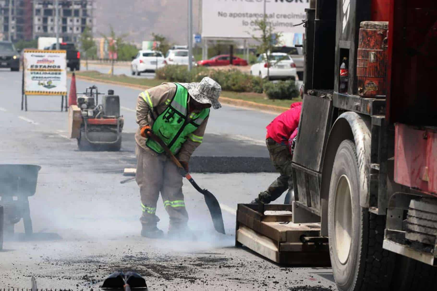 Javier D&iacute;az Gonz&aacute;lez impulsa rehabilitaci&oacute;n de pavimento asf&aacute;ltico en Saltillo