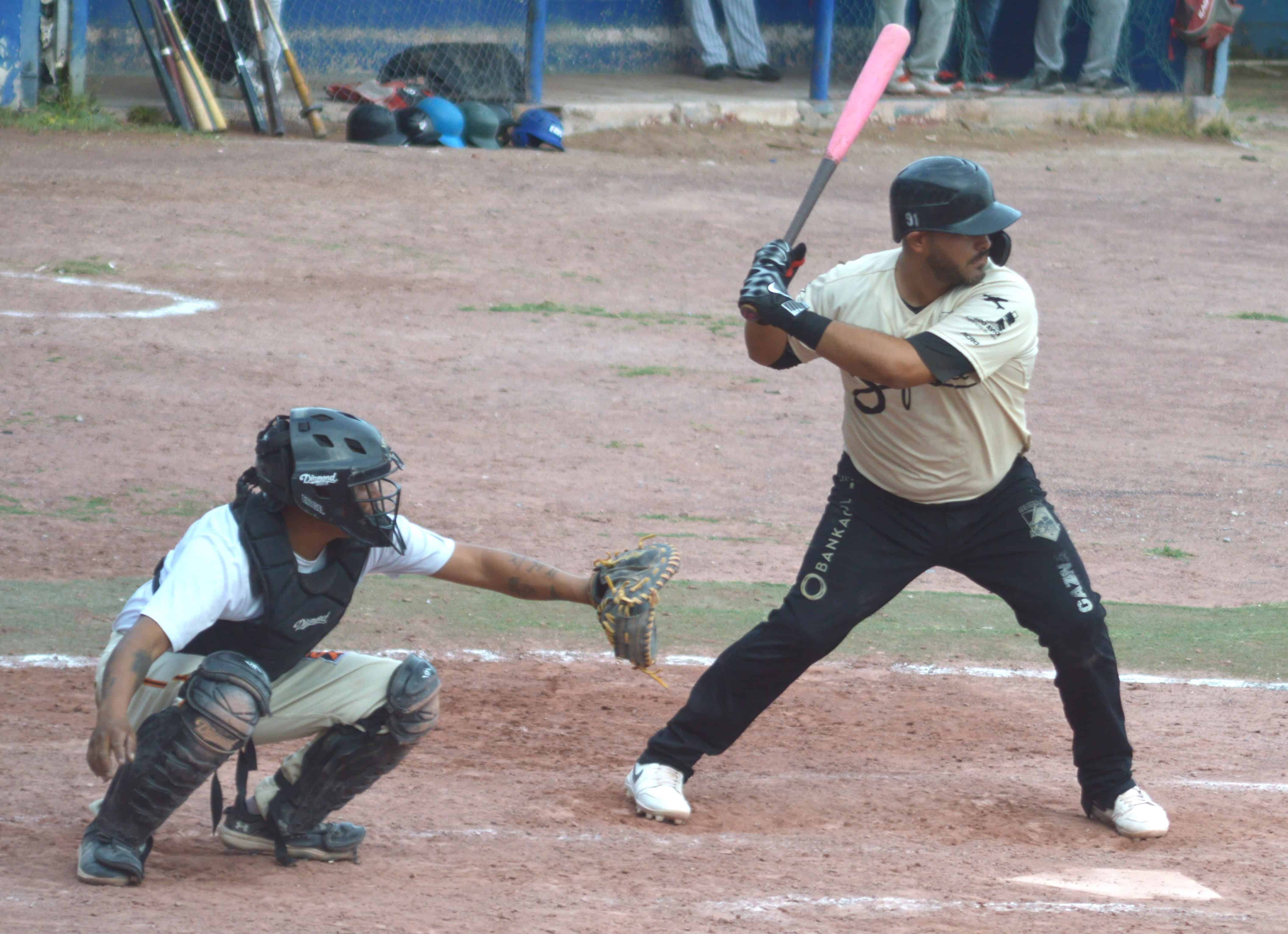 D-backs lideran la Liga de B&eacute;isbol 40 y m&aacute;s con 11 victorias