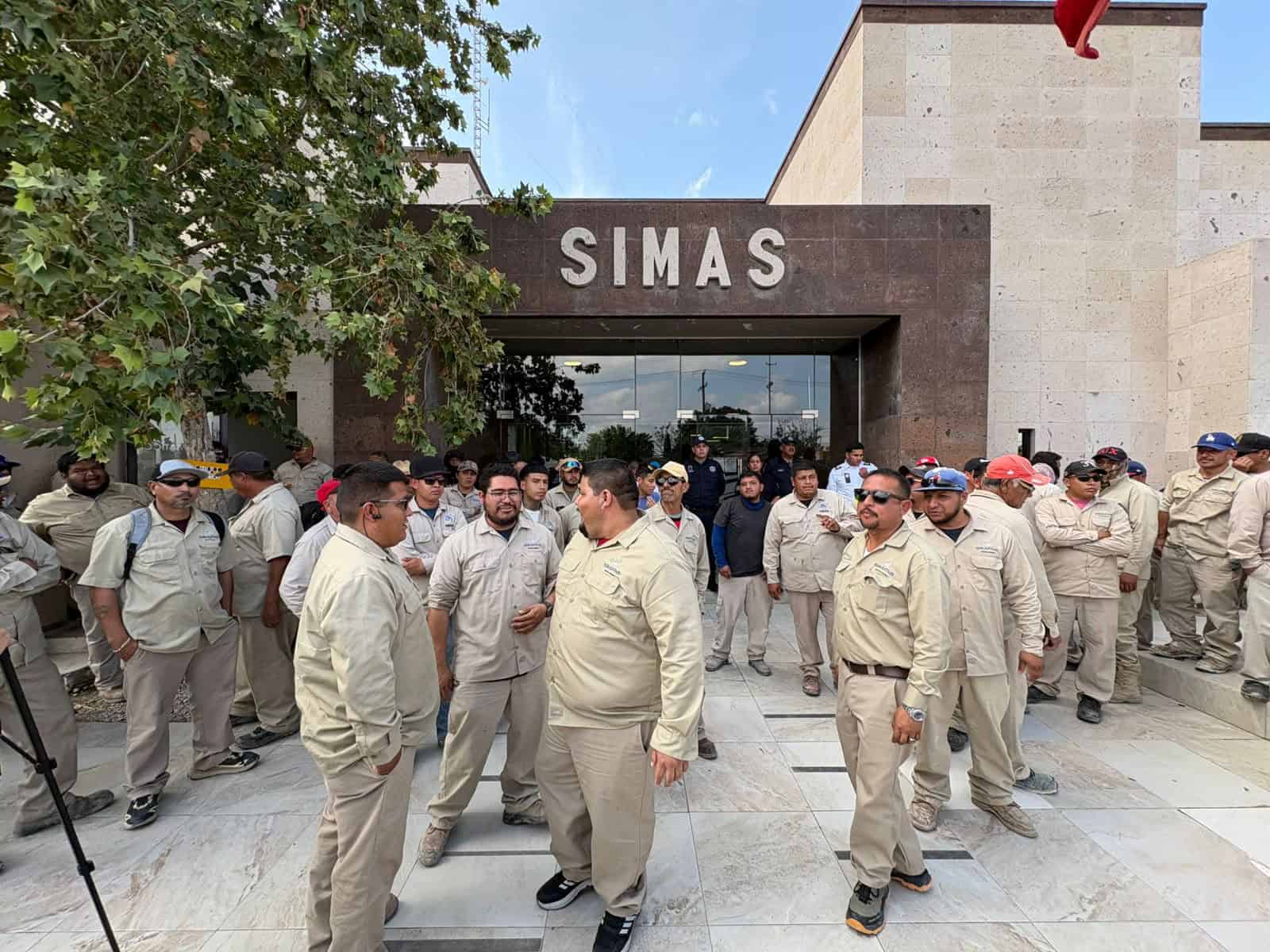 Dejan sin n&oacute;mina a trabajadores de SIMAS; Alcalde asume control