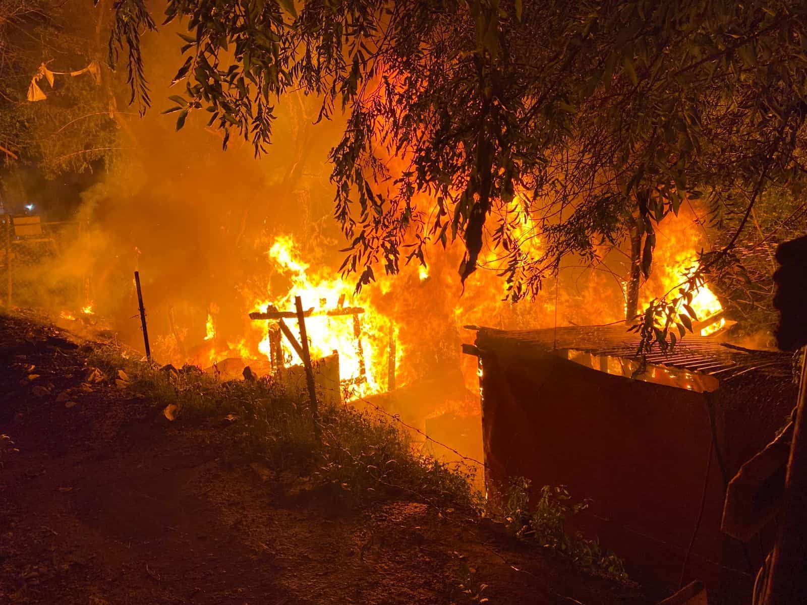 Otro incendio a la cuenta: Se quema vivienda en colonia Benito Ju&aacute;rez