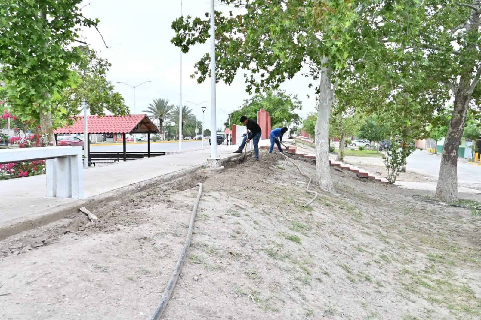 Roban cableado y luminarias en plaza reci&eacute;n rehabilitada en Nava