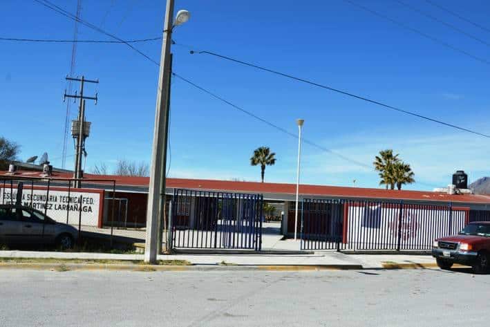 "Su&eacute;ltala, Dana": exhiben violenta ri&ntilde;a entre alumnas en secundaria de Casta&ntilde;os