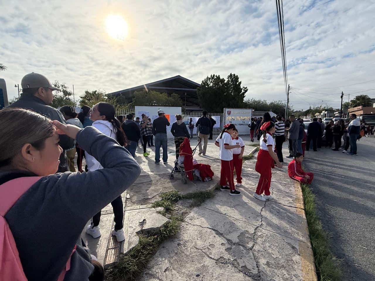 CFE apoyar&aacute; a escuelas en Coahuila tras fallas el&eacute;ctricas