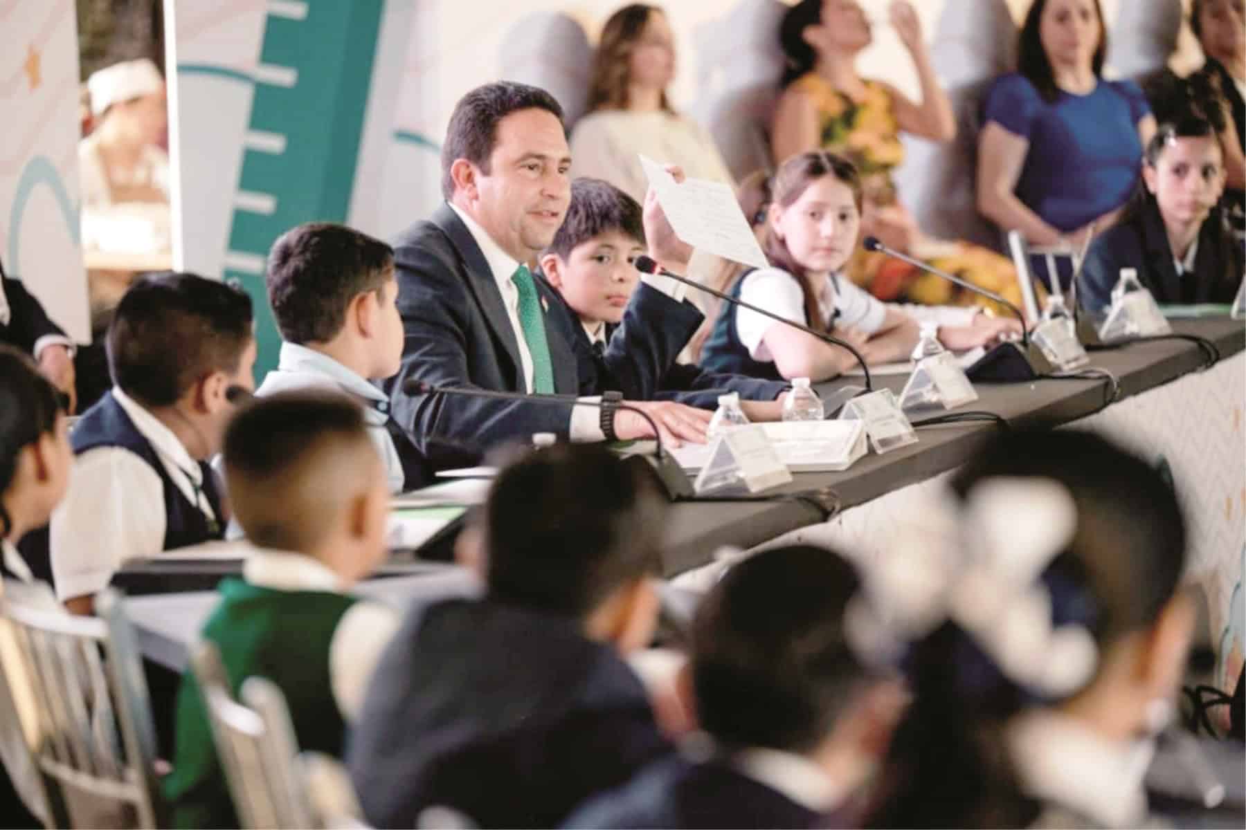 Javier D&iacute;az presenta propuestas del Cabildo Infantil 2026 en Saltillo