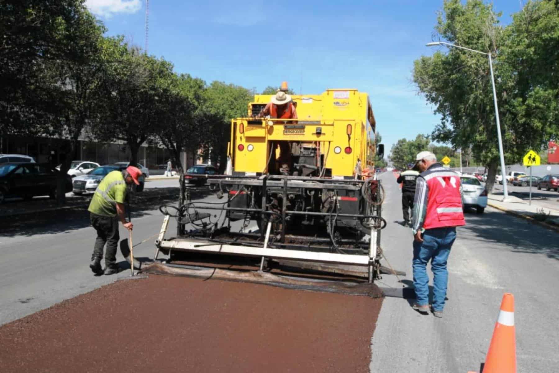 Intensifican trabajos de rehabilitaci&oacute;n en Avenida Universidad de Saltillo