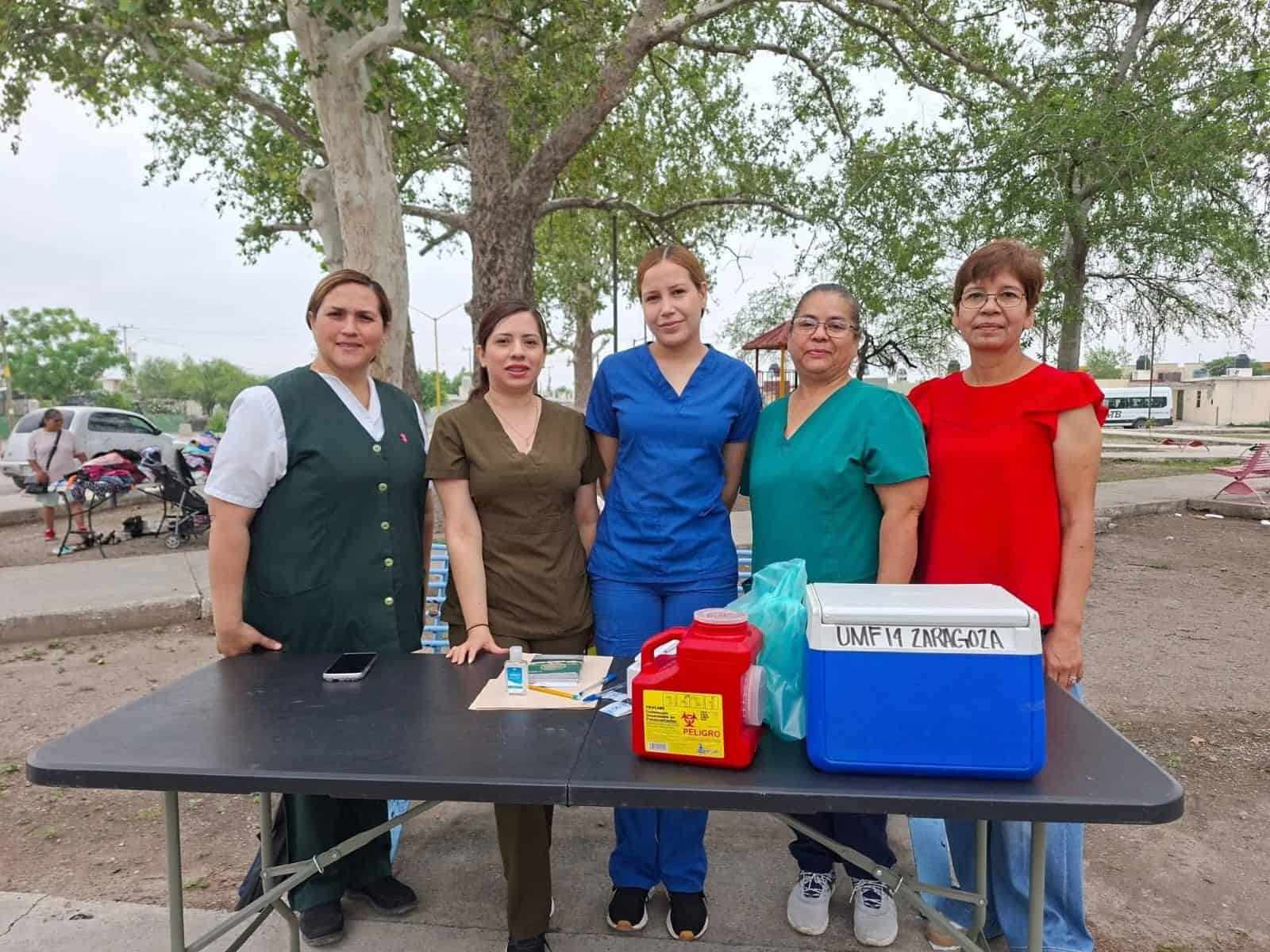 Llevan vacunaci&oacute;n infantil hasta colonia Manantiales en Zaragoza