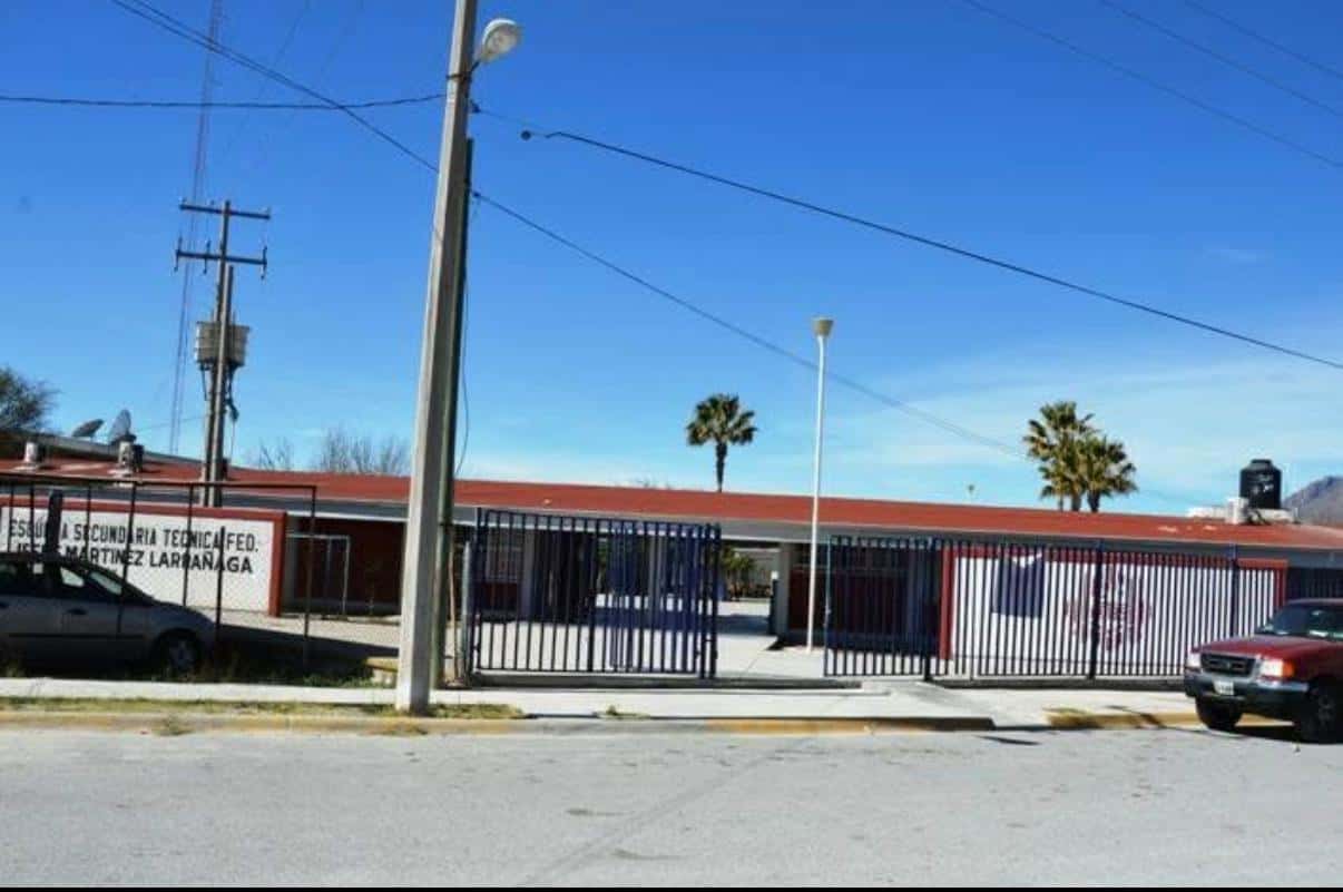 Directora de Escuela Secundaria T&eacute;cnica No. 85 se disculpa tras pelea entre alumnas