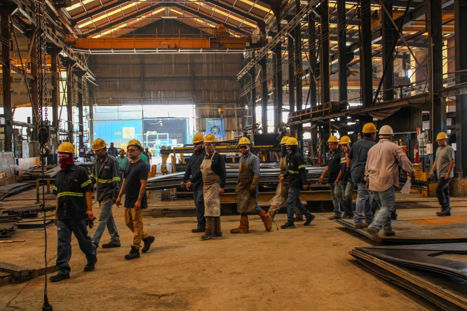 Sergio Sisveles asegura estabilidad laboral tras salida de 300 trabajadores de FCA FASEMEX