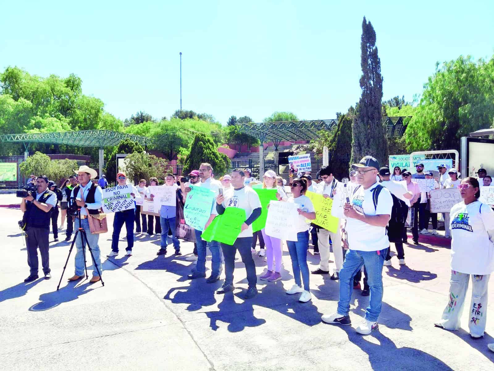 Soy Pap&aacute; No Criminal marcha en Saltillo por derechos de Padres Obstruidos