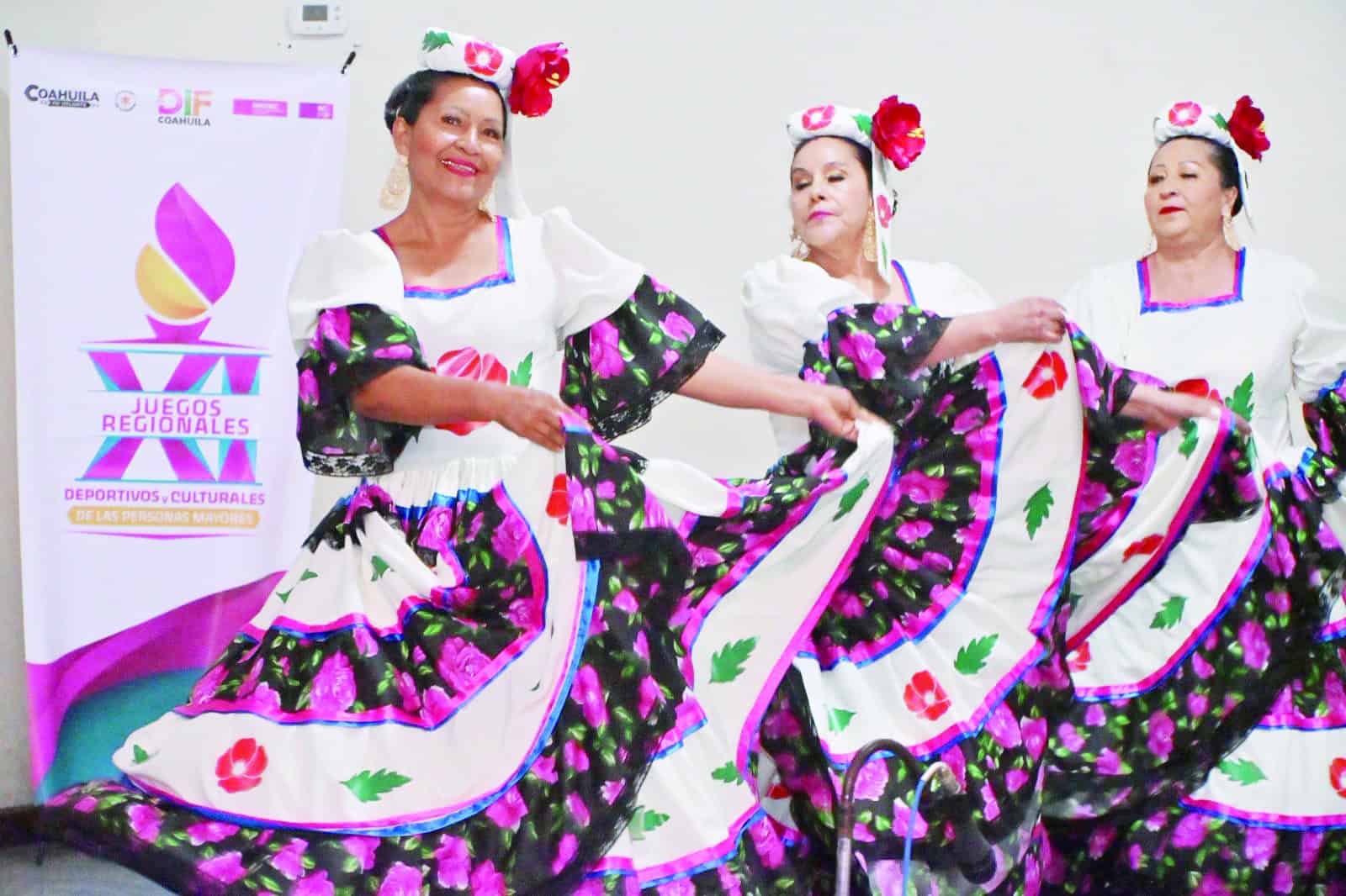 Adultos mayores de San Buenaventura destacan en Casta&ntilde;os: Juegos Art&iacute;sticos y Culturales