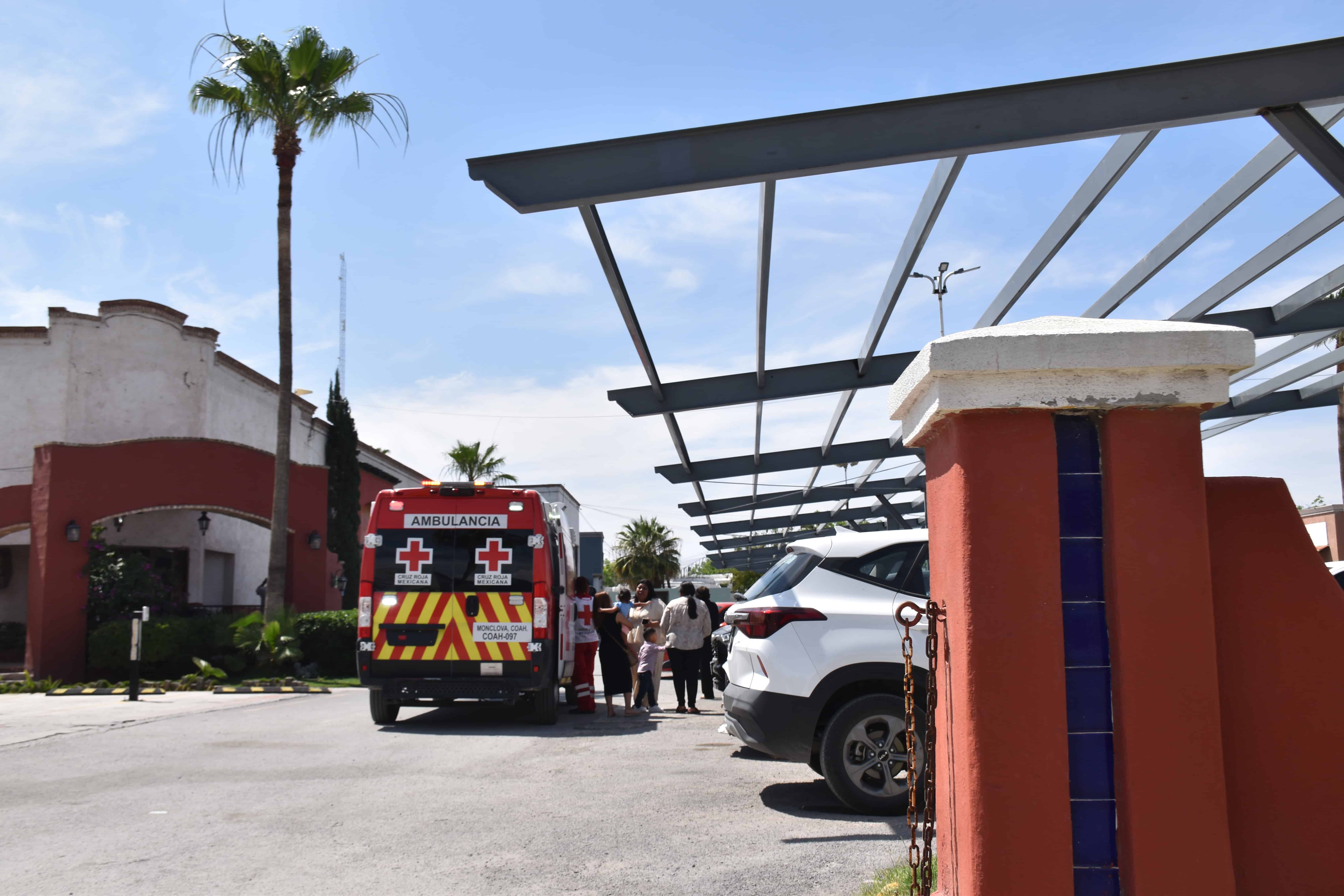 Menores lesionados tras choque en restaurante de Monclova