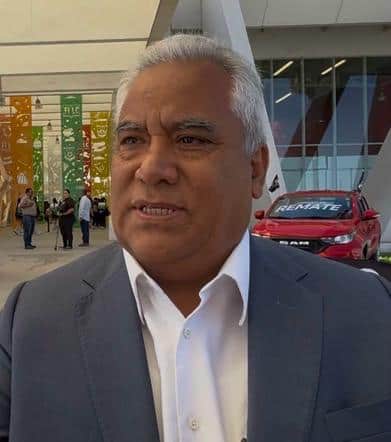 Piden maestros aumento del 13%