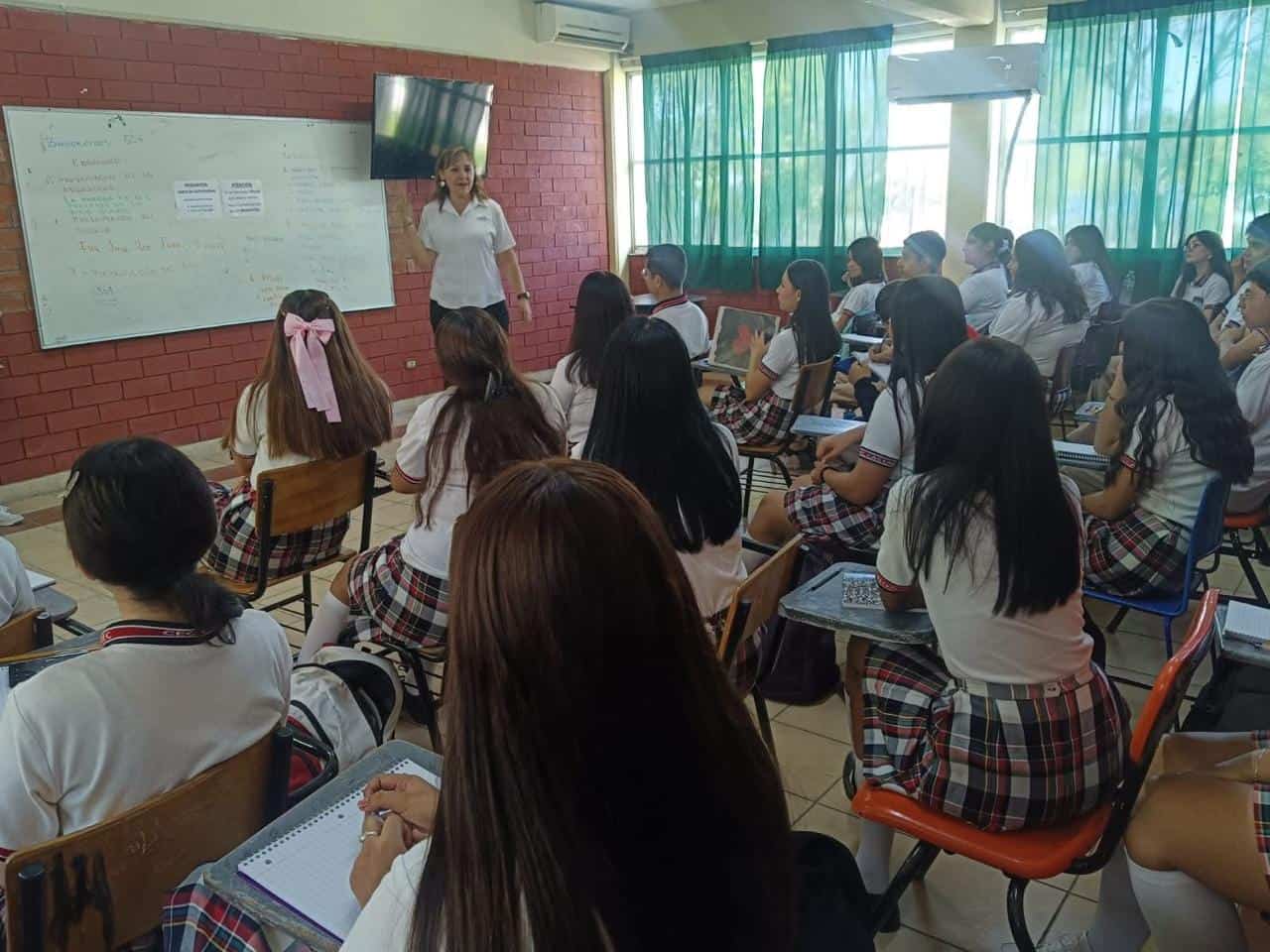 Anuncian "mega puente" escolar en Coahuila; suspender&aacute;n clases viernes 1 y lunes 4 de mayo