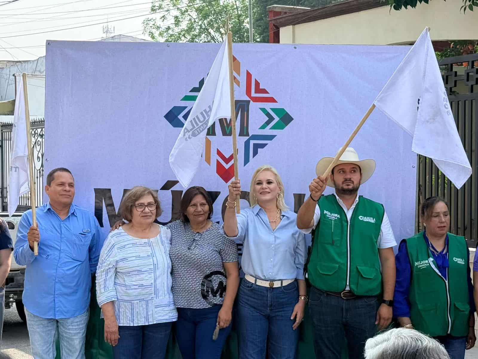Reconocen habitantes  labor de Laura Jim&eacute;nez en el Municipio de M&uacute;zquiz
